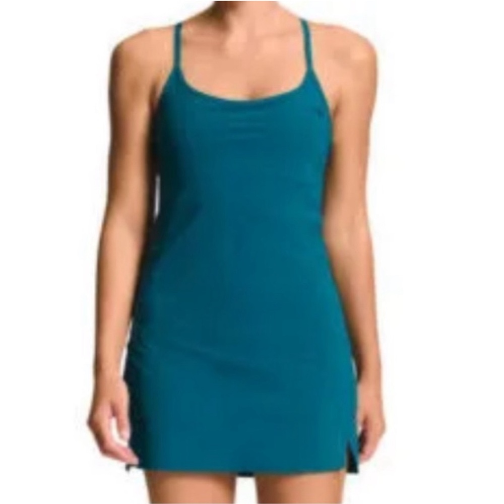 The North Face Women's Arque Hike Dress in Blue Coral New With Tags Size Large